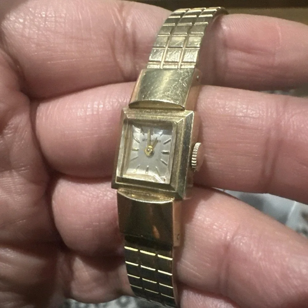 Wittnauer elegant gold